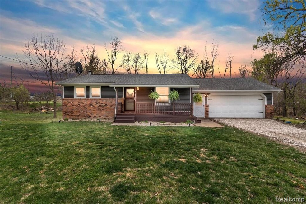 01-3687 Steinacker Rd-windowstill-realestate-photo