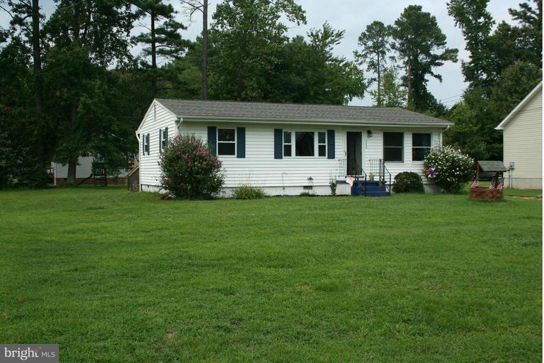 288 Monroe Dr, Colonial Beach, VA 22443 - photo 1