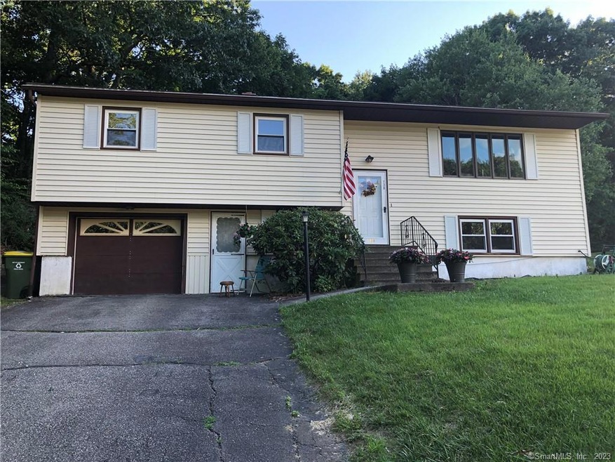 138 Blueberry Hill Rd, Waterbury, CT 06704 - photo 1