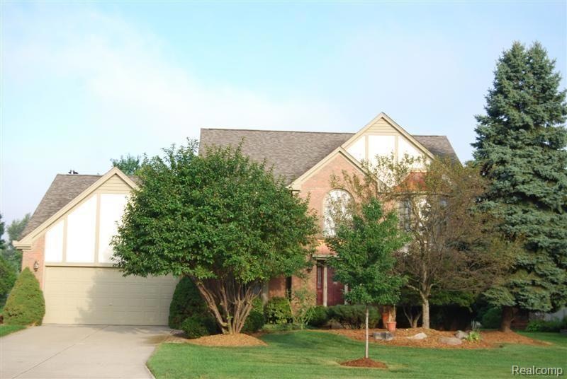 1345 Arbor Creek Dr, Rochester Hills, MI 48306 - photo 1