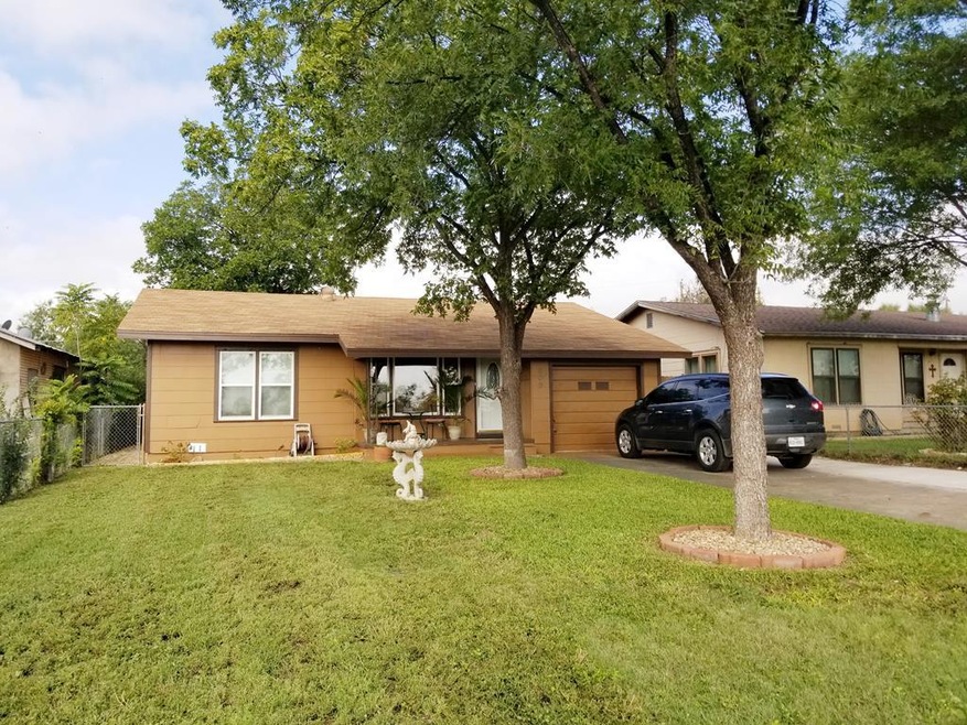 909 Baker St, San Angelo, TX 76903 - photo 1