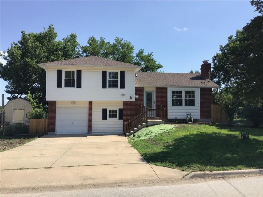 705 W South St, Spring Hill, KS 66083 - photo 1