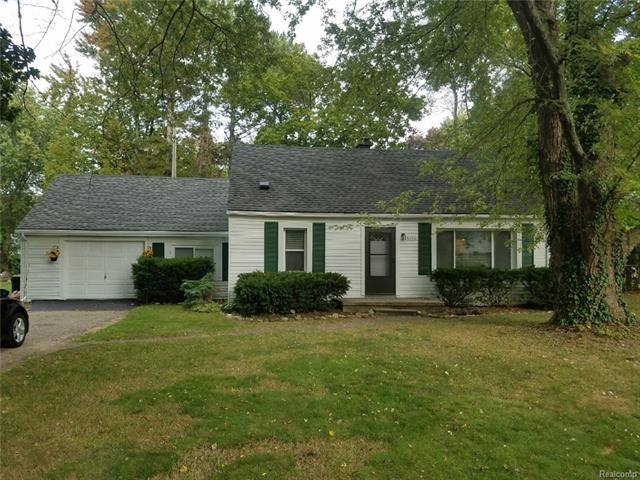 Lovely Cape Cod in quiet neighborhood
