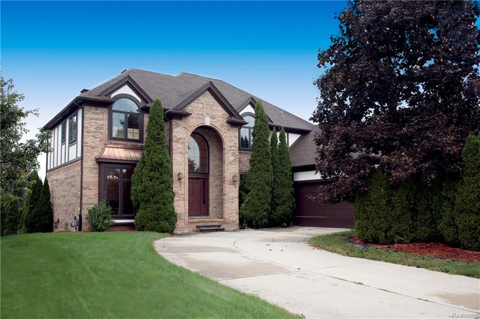 3636 Aynsley Dr, Rochester Hills, MI 48306 - photo 1