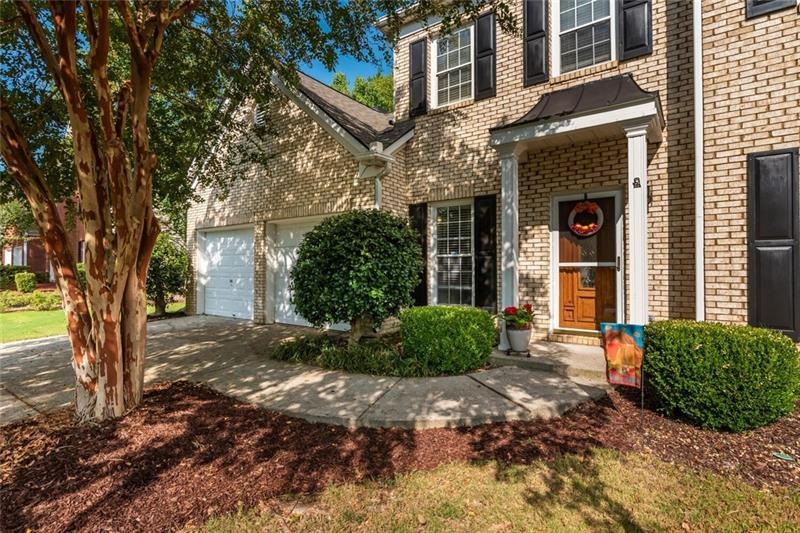 Pretty brick front traditional in a quiet, super-f