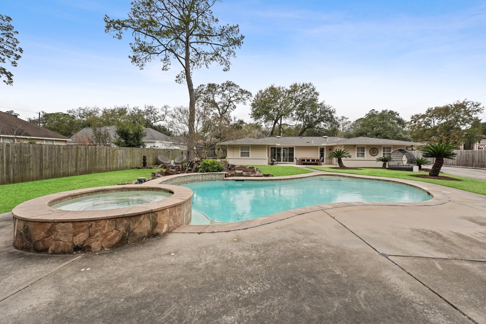 1914 Peppermill Rd, Houston, TX 77080 - photo 1