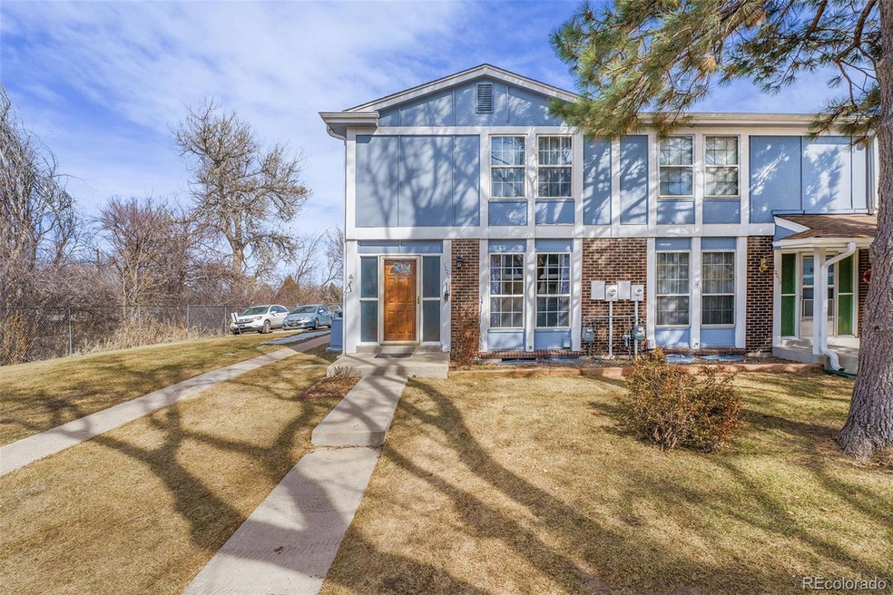 12015 E Canal Dr, Aurora, CO 80011 - photo 1