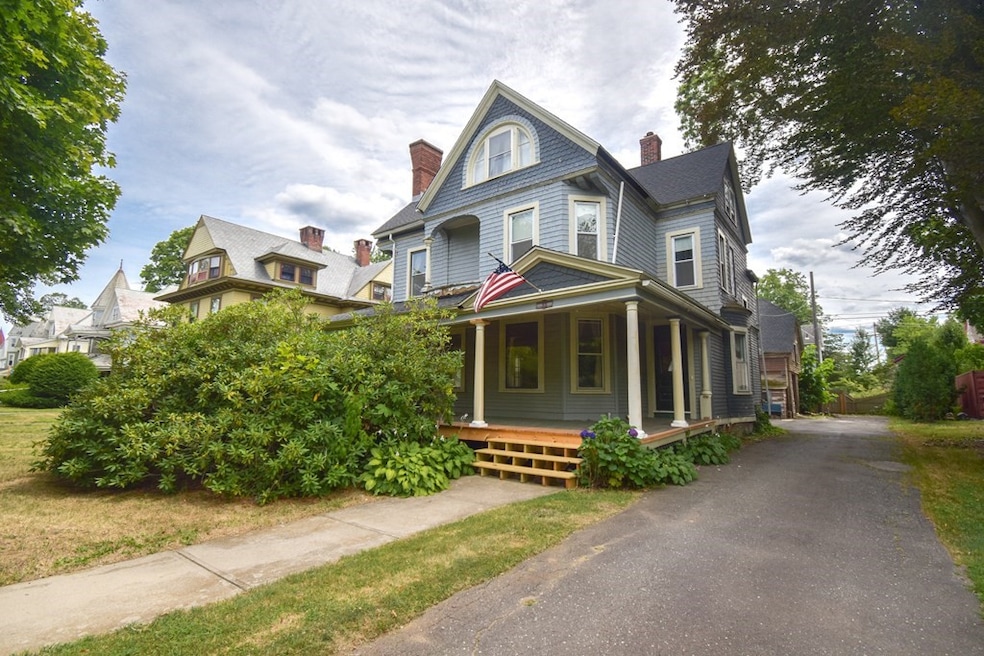 55 Fairfield Ave, Holyoke, MA 01040 - photo 1