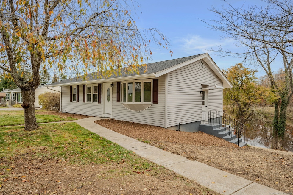 6 Arrowhead Dr, Ledyard, CT 06339 - photo 1