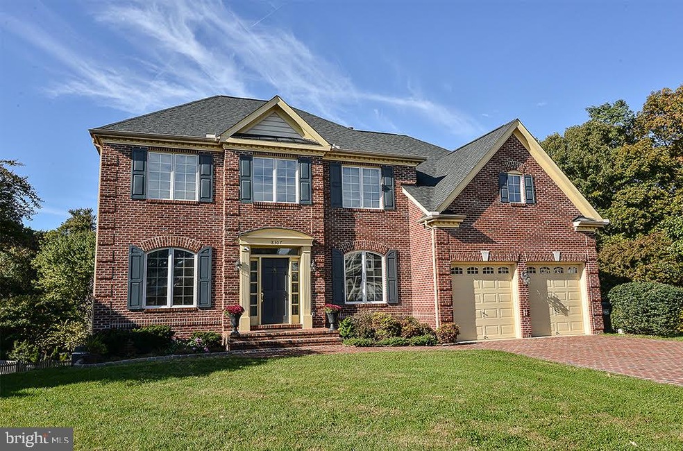 8307 Elm Grove Ct, Vienna, VA 22182 - photo 1