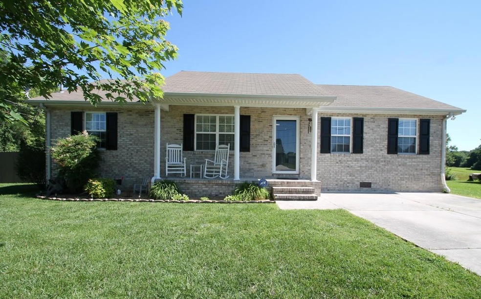 426 Brook Hollow Cir, Manchester, TN 37355 - photo 1