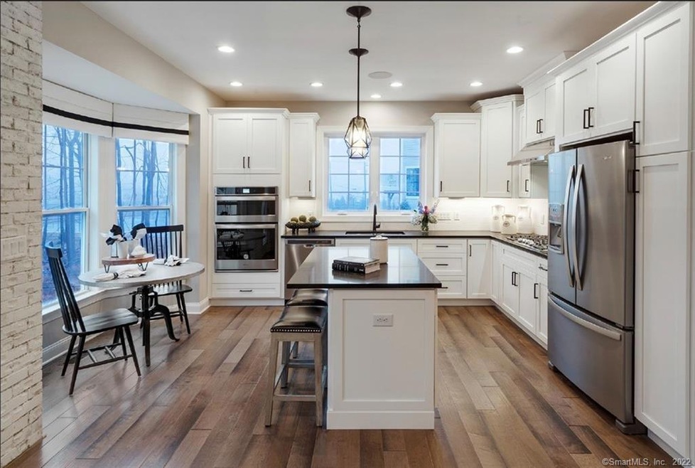 16 Hunting Ridge Ln unit 32, Bethel, CT 06801 - photo 1