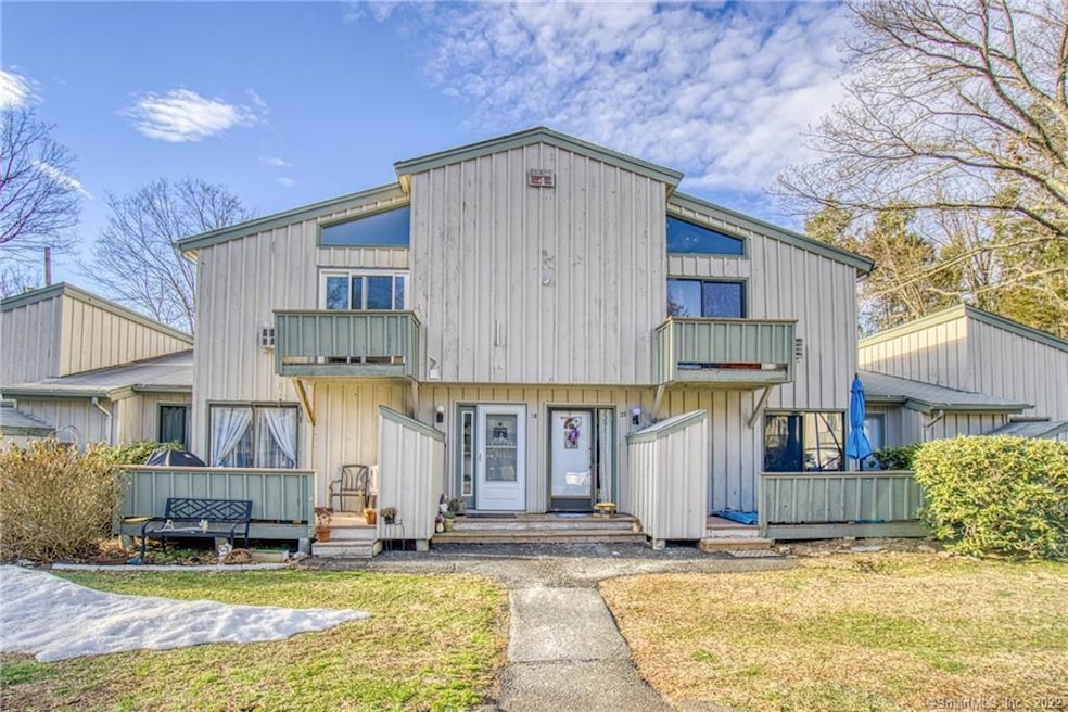 18 Wauwinet Ct unit 18, Guilford, CT 06437 - photo 1