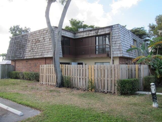 4407 Woodstock Dr unit B, West Palm Beach, FL 33409 - photo 1