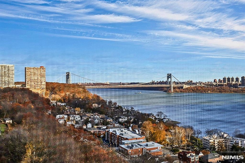 Horizon House unit 907, Fort Lee, NJ 07024 - photo 1