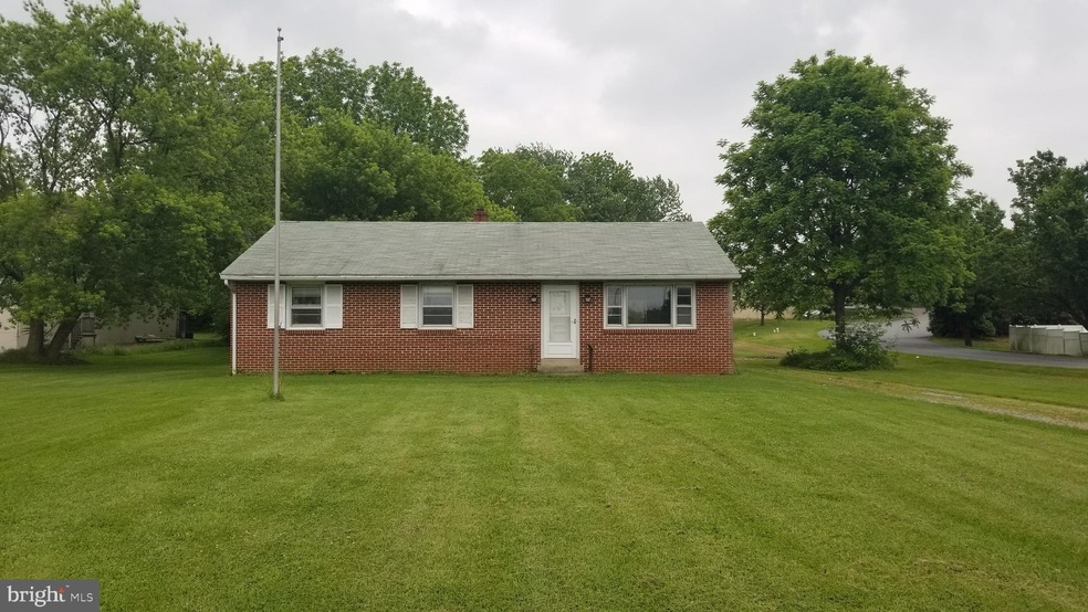 19 Newport Rd, Leola, PA 17540 - photo 1