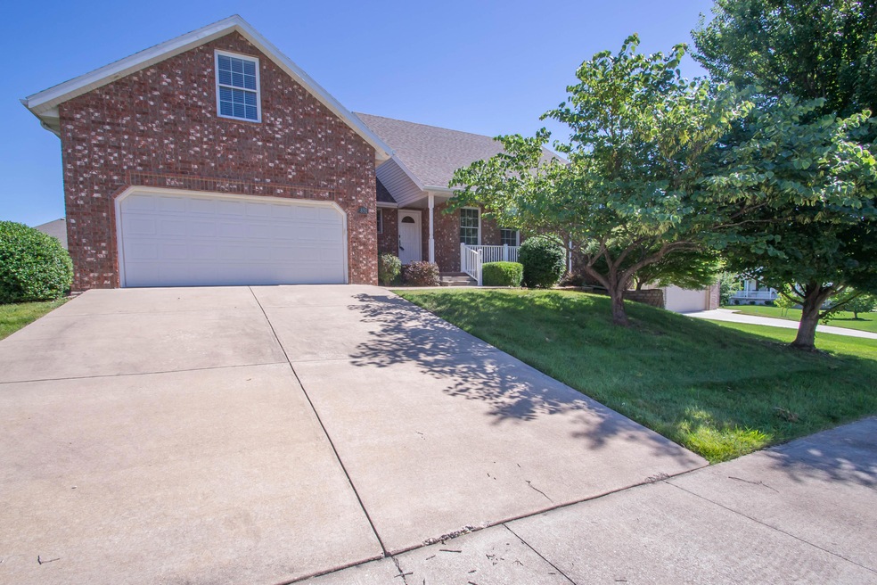 851 Scenic View Ct, Nixa, MO 65714 - photo 1
