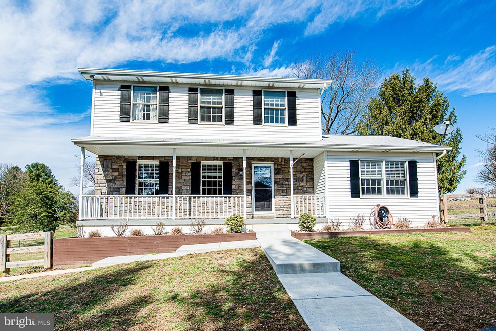 6910 Stratford Dr, Sykesville, MD 21784 - photo 1