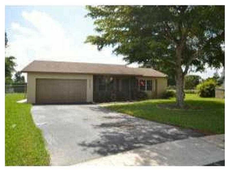 9380 Richmond Cir, Boca Raton, FL 33434 - photo 1