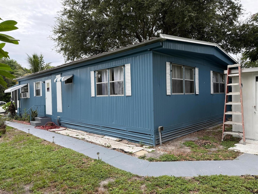 2555 Pga Blvd unit 21, Palm Beach Gardens, FL 33410 - photo 1