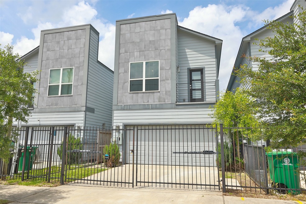 105 E 44th St unit A, Houston, TX 77018 - photo 1