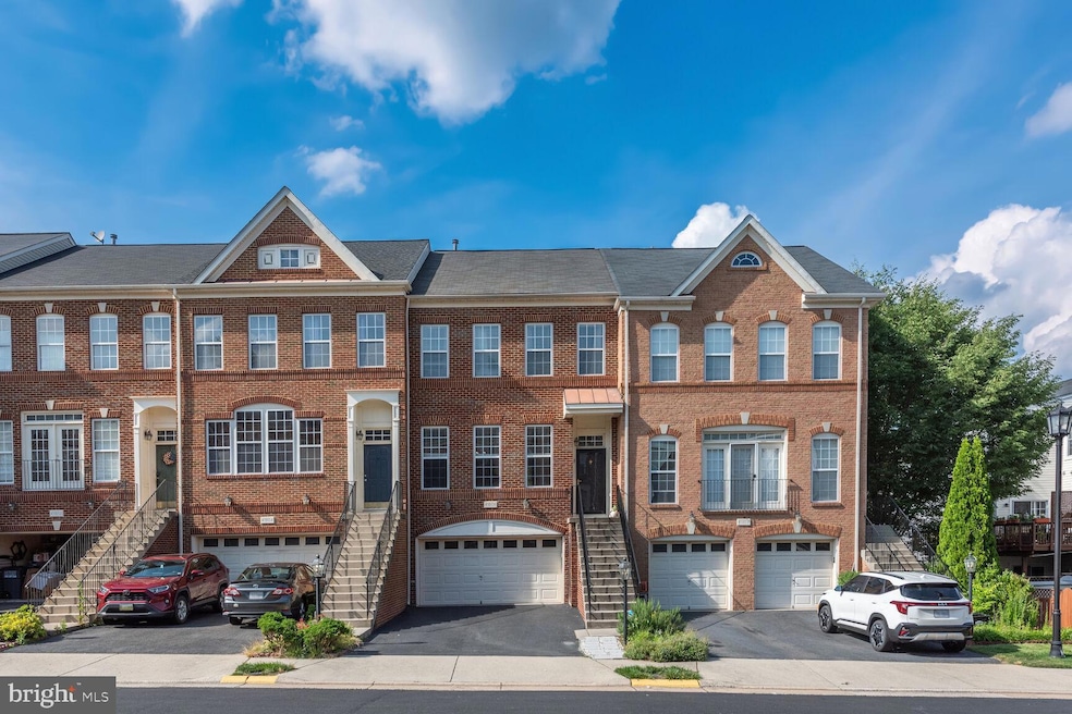 41906 Cinnabar Square, Stone Ridge, VA 20105 - photo 1