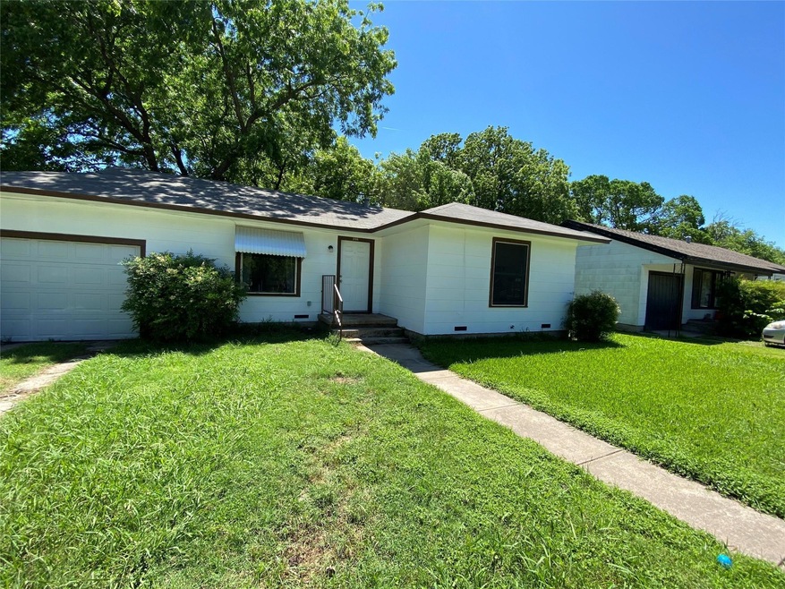 1806 N Culberson St, Gainesville, TX 76240 - photo 1