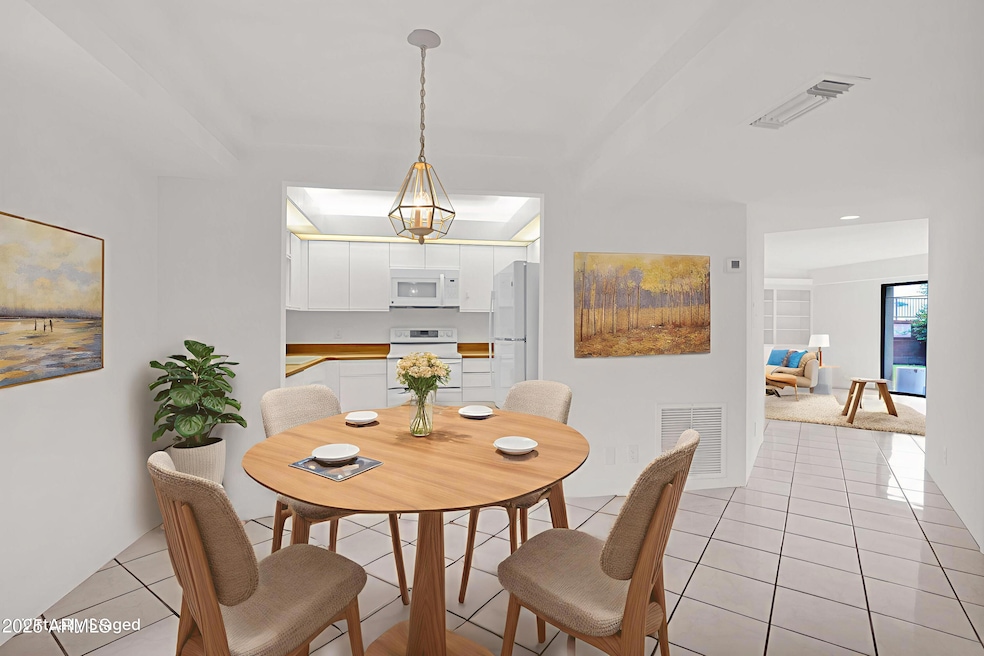 5035 N 10th Place unit 108, Phoenix, AZ 85014 - photo 1