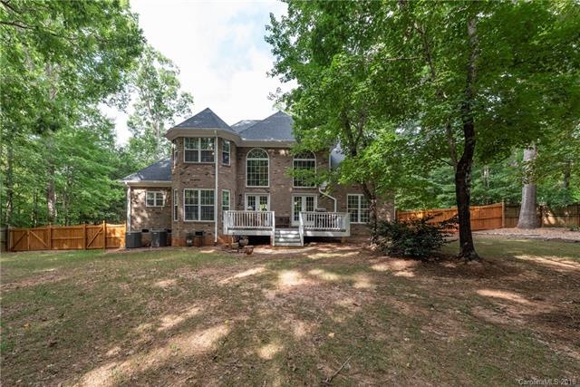 Plenty of space to relax and play!