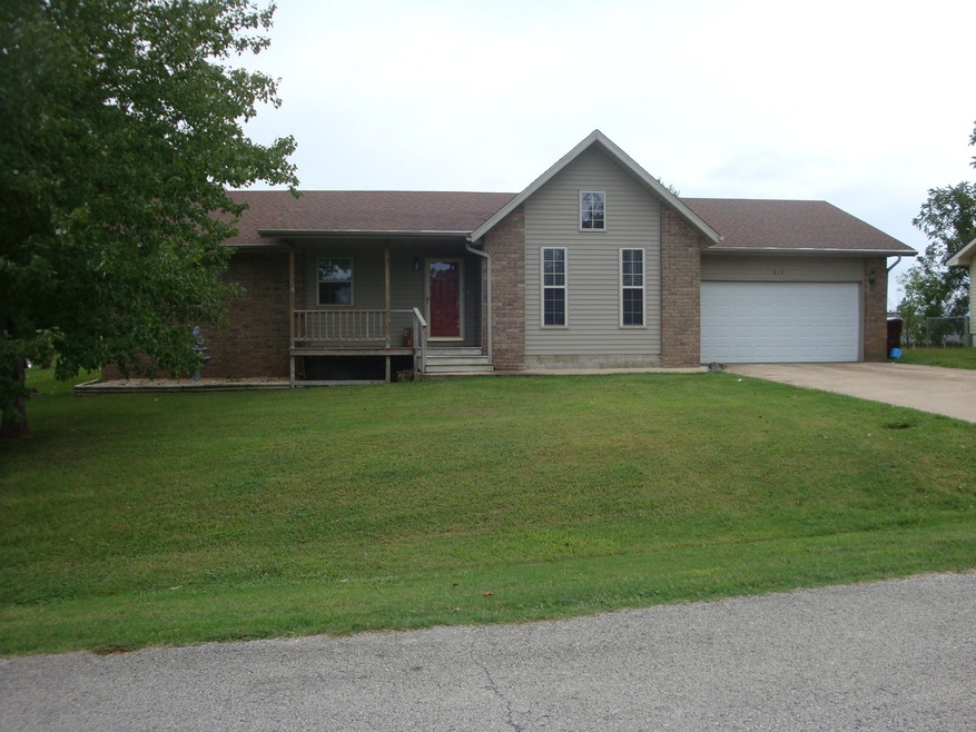 619 Chisholm Home