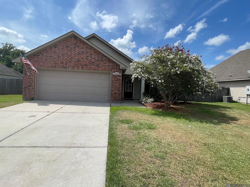 38228 Dolphin Ct, Gonzales, LA 70737 - photo 1