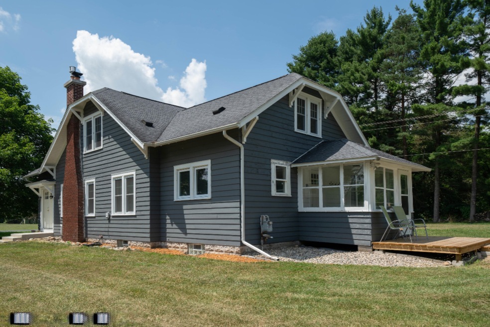 7016_N_Riverview_Drive_Watermark_02