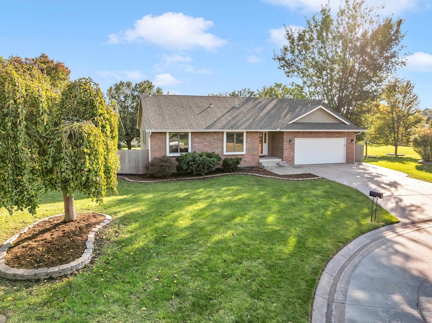 1207 Grandview Ct, Newton, KS 67114 - photo 1