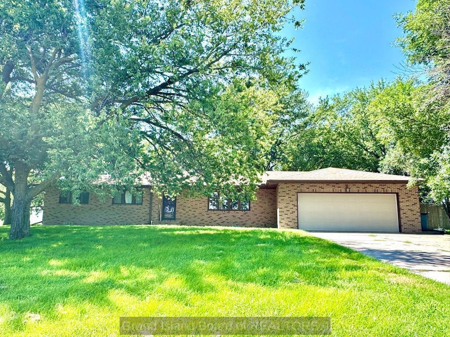 1004 Worms Rd, Grand Island, NE 68801 - photo 1