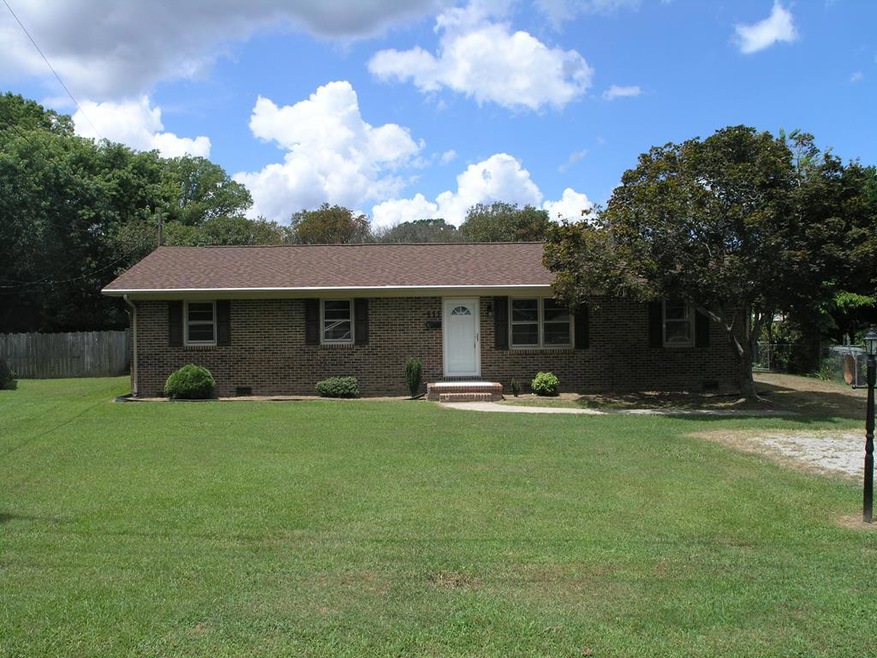 111 Westover Dr, Roanoke Rapids, NC 27870 - photo 1