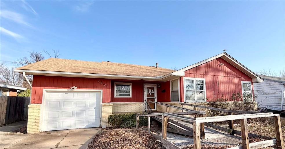 1001 N Elm St, Ponca City, OK 74601 - photo 1