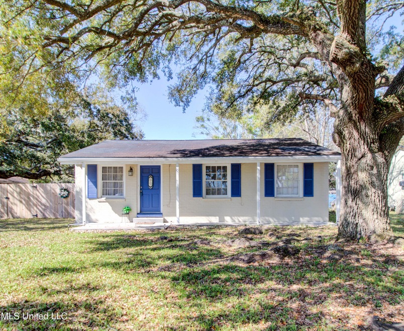 628 W Old Pass Rd, Long Beach, MS 39560 - photo 1