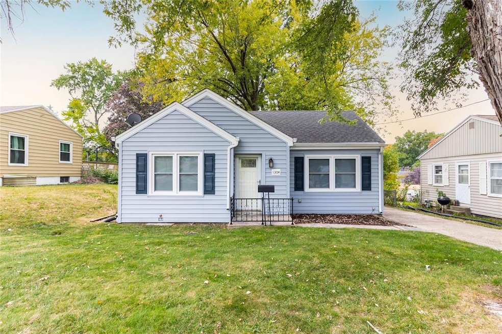 1304 60th St, Des Moines, IA 50311 - photo 1