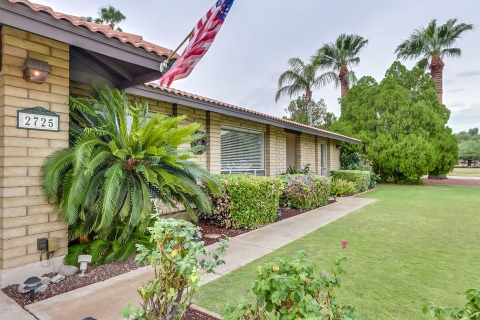 2725 E. Altadena Avenue