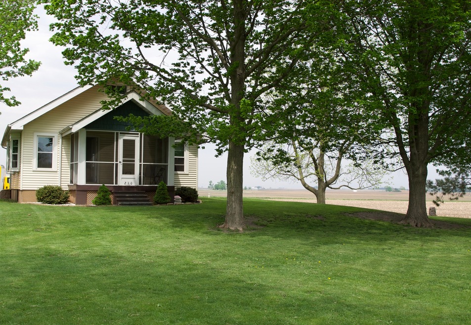 210 W 3rd St, Malden, IL 61337 - photo 1