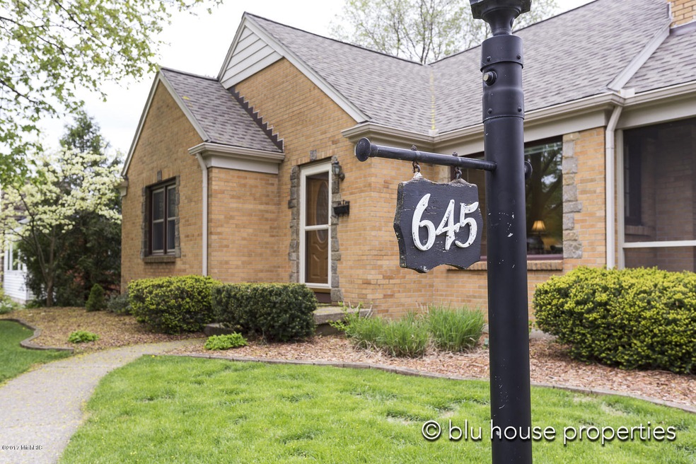 645 Broadview St SE_1