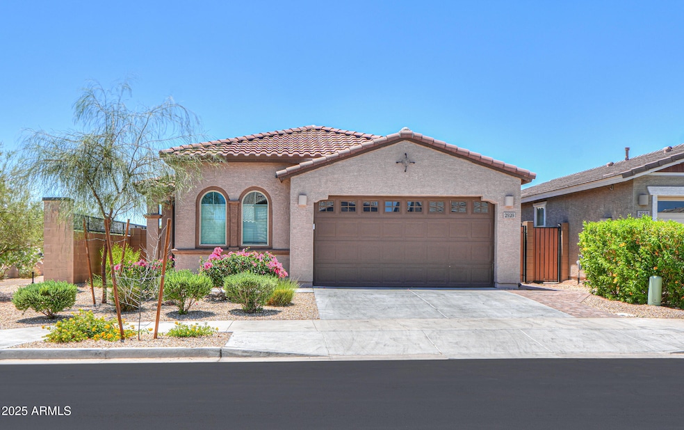 2929 E Mohave Ln