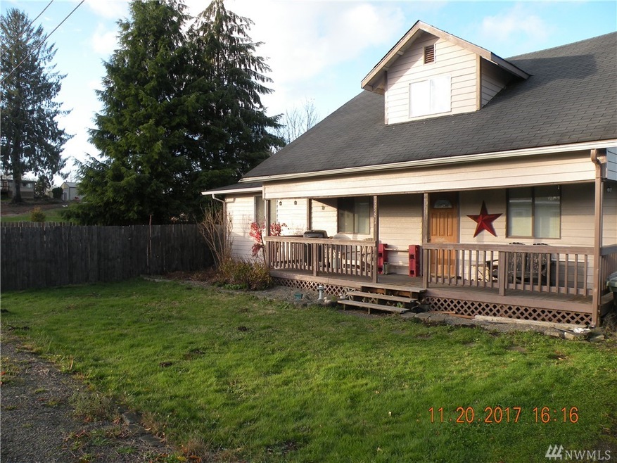 3981 Whitcomb St, Raymond, WA 98577 - photo 1