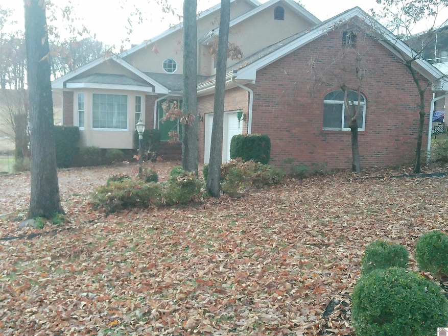 1105 Lakeview Dr, Paducah, KY 42003 - photo 1