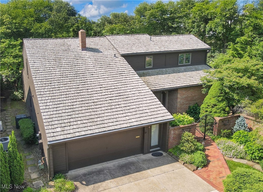 333 N Portage Path unit 6, Akron, OH 44303 - photo 1