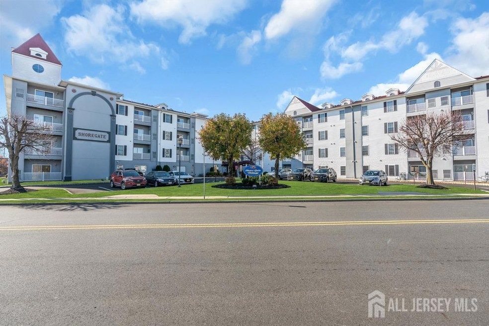 Shore Gate Village Grand Condominium unit 406, South Amboy, NJ 08879 - photo 1