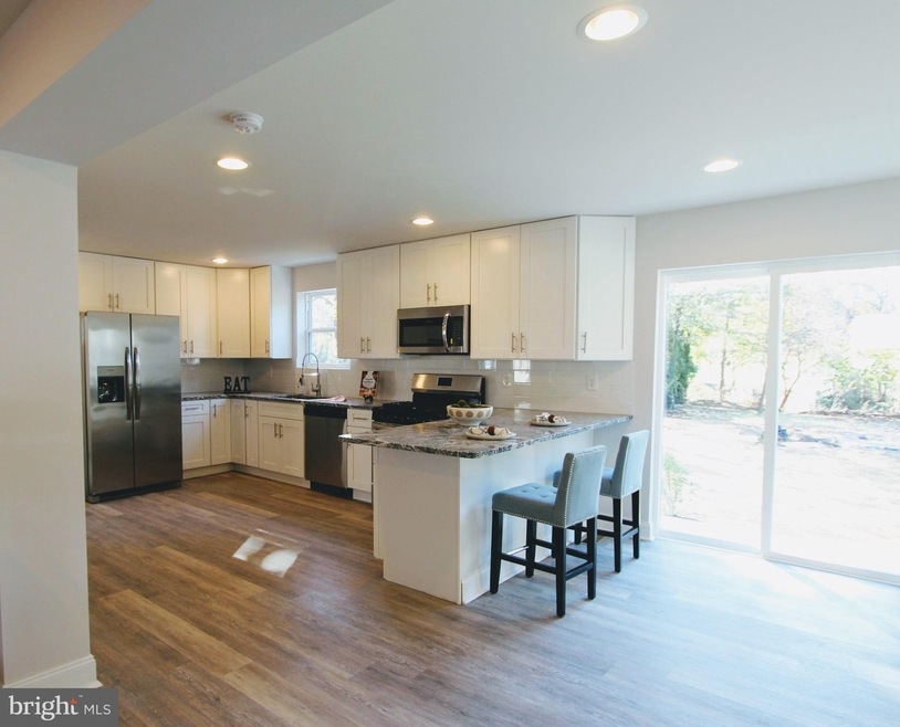 600 E Walnut St, Perkasie, PA 18944 - photo 1