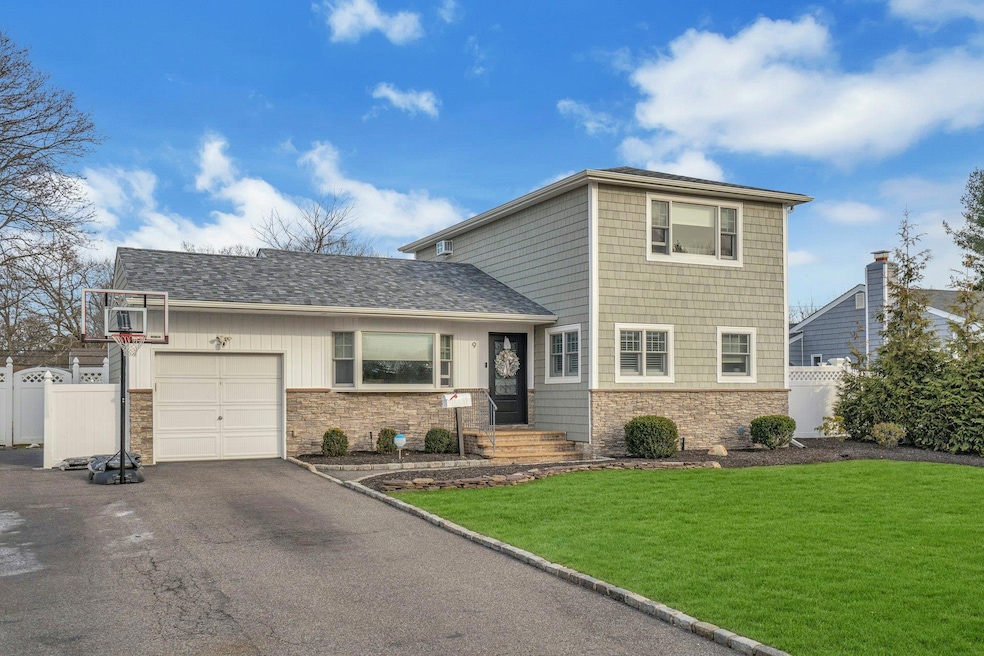 Sold $835,000 • Co-Listing Agent