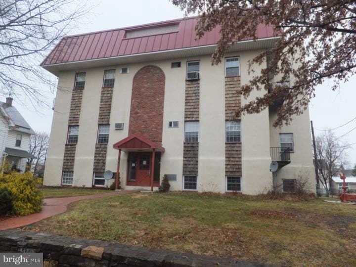 307 Franklin St unit 6, Quakertown, PA 18951 - photo 1