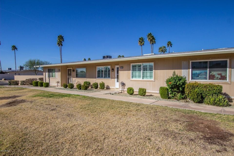 10896 W Santa fe Dr, Sun City, AZ 85351 - photo 1